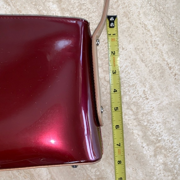 BEIJO top handle bag, maroon patent leather, tan trim, silver feet, zipper top. - Picture 5 of 17